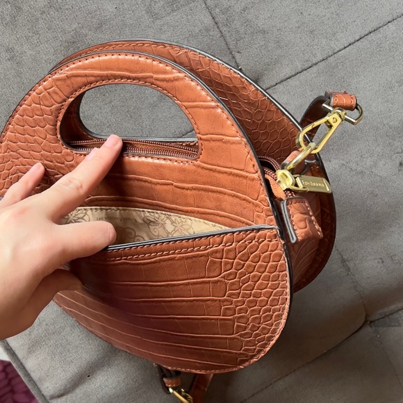 enzo angiolini crossbody bag - Picture 3 of 4